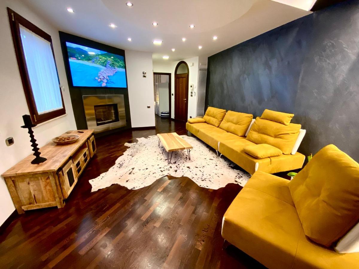 Апартаменты Wood Luxury House Пескара Экстерьер фото
